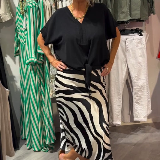 Casual set voor dames met blouse met knoop aan de voorkant en midi-rok